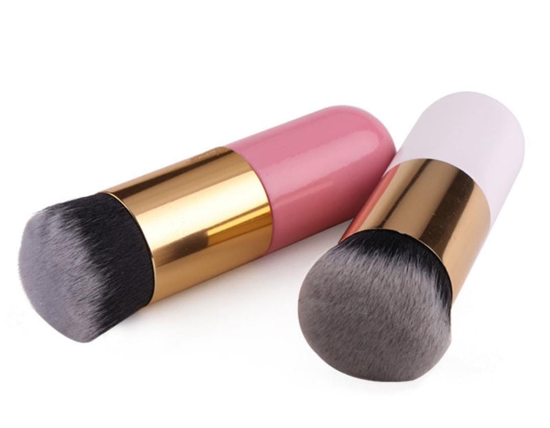 1Pc Chubby Pier Foundation Brush – Flat Cream Makeup Brush for Blending, Contouring & Smooth Application